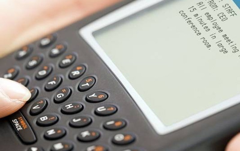 În două minute, un fals procuror a ”uşurat” prin telefon un bărbat de 75 de euro
