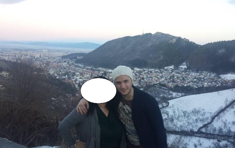 O vedetă respectabilă de 44 de ani, făcută PRAF de fani după ce a pus fotografii cu iubitul de 22 de ani: "RUŞINE!"