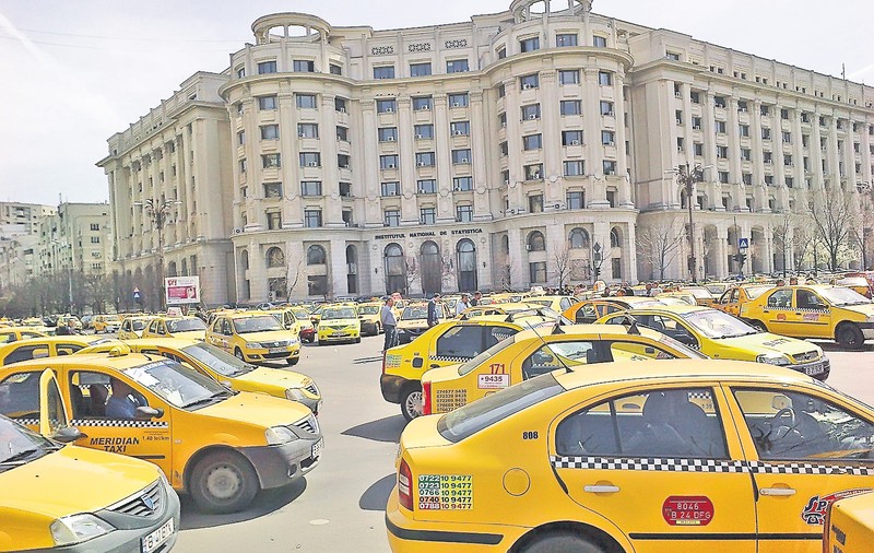 6.000 de taxiuri au blocat Piața Constituției