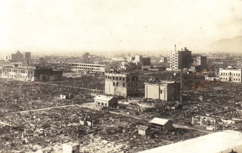Astăzi se împlinesc 68 de ani de la lansarea primei BOMBE ATOMICE! Ştii povestea omului care a supravieţuit bombelor de la Hiroshima şi Nagasaki?