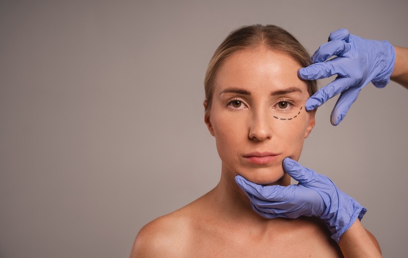 Cele mai noi tendințe în chirurgie plastică: Ghidul tău complet