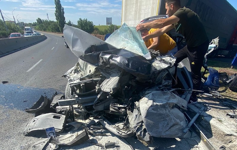 Nouă pompieri navetiști au salvat victimele unui accident, la Săftica: „Mitică, uite ce se întâmplă pe partea cealaltă!”