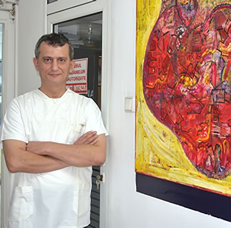 Medicul Adrian Cacoveanu