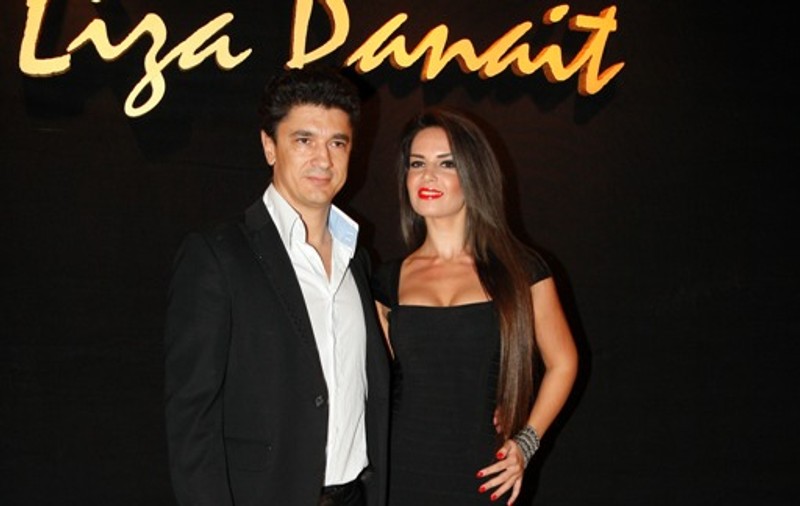 Luis Lazarus nu pierde nici o ocazie pentru a se afişa cu iubita! Uite ce BUNĂCIUNE are acasă!