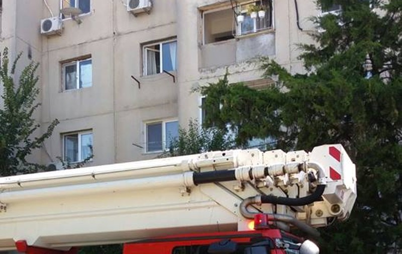 Explozie într-un bloc din Bucureşti, sâmbătă dimineaţa