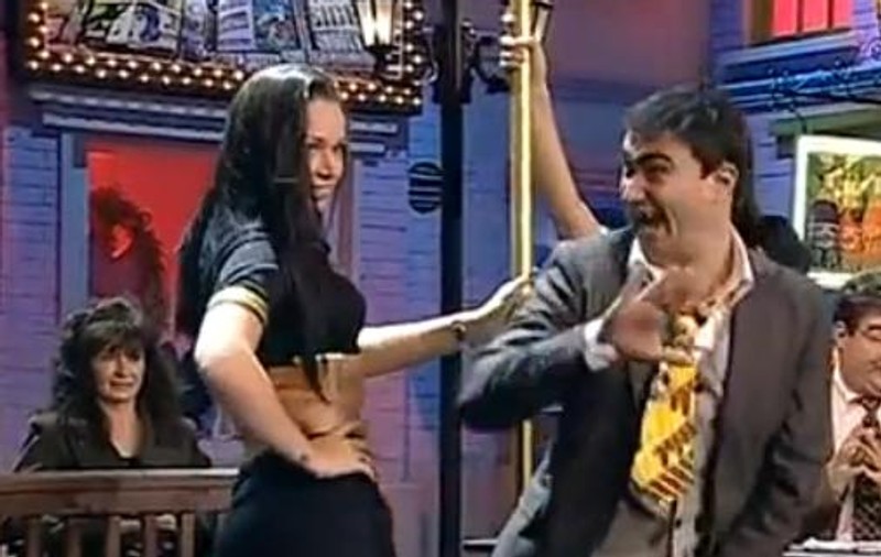 IMAGINI INCENDIARE cu NOUA CASNICĂ de la MASTERCHEF! Uite cum îi DANSEAZĂ LUI BENDEAC, în PORTJARTIER și cu DECOLTEUL la VEDERE! VIDEO