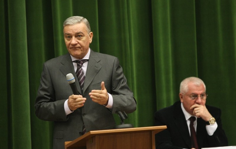 DNA a pus sechestru pe casele lui Mircea Sandu şi Dumitru Dragomir
