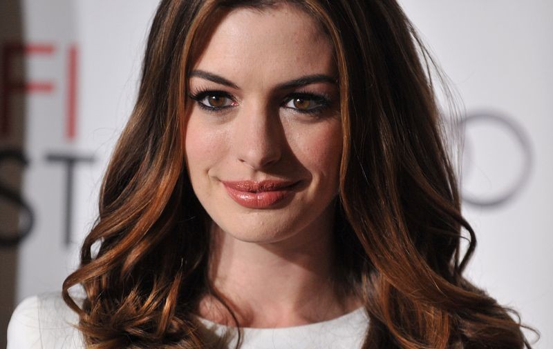 Anne Hathaway spune "nu" injecţiilor cu Botox