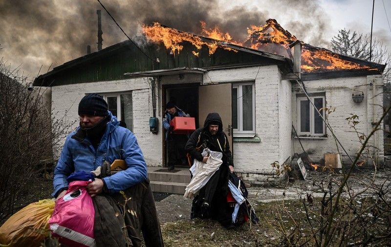 Război în Ucraina, ziua 10 | Rusia anunță că a reluat atacurile. Evacuarea civililor, oprită în urma acuzațiilor că rușii au continuat să tragă