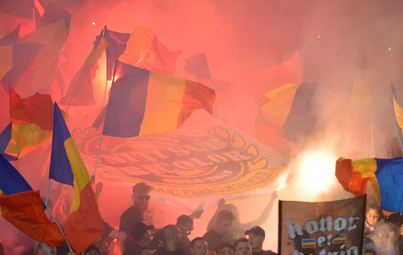 Reacția ultrașilor români după ce UEFA a suspendat din nou terenul naționalei României: ”Duplicitate și înaltă corupție”