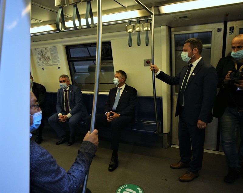 Metroul din Drumul Taberei, deschis astăzi pentru călători. Klaus Iohannis, la inaugurare: „O mare realizare! Această linie risca să devină o legendă”