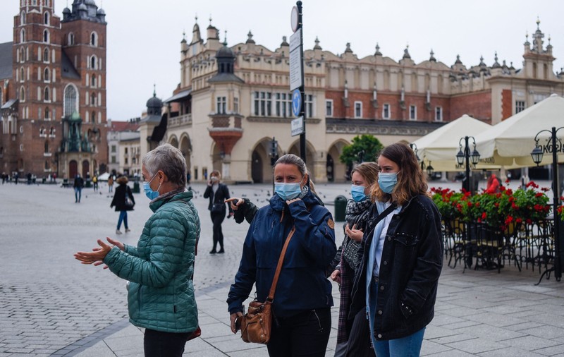 Restricții dure în Polonia la nivel național din cauza creșterii alarmante a infecțiilor cu COVID-19: Rămâneți acasă