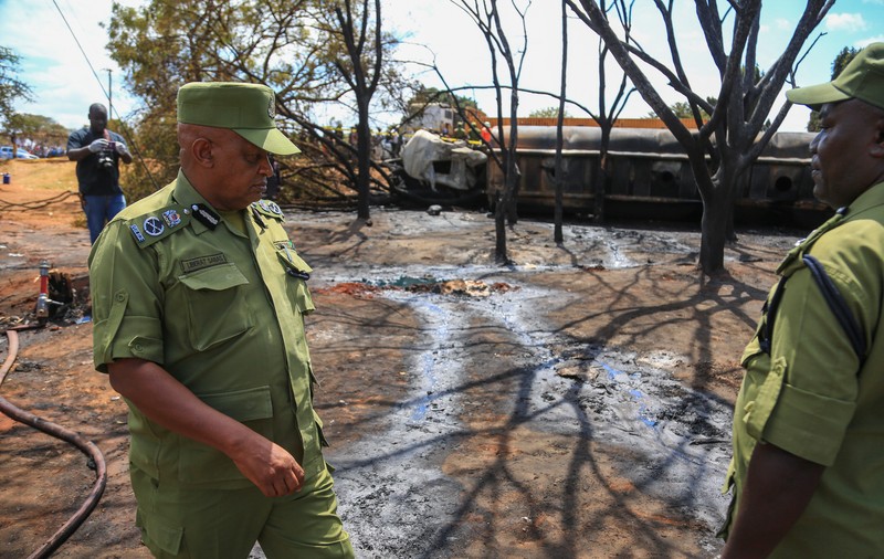 Doliu naţional în Tanzania după explozia unui camion-cisternă, soldată cu 64 de morţi