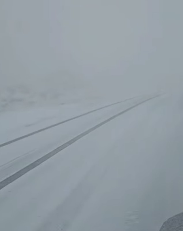 Viscolul neașteptat de septembrie a format gheață pe tronsonul Rânca - Obârșia Lotrului: Transalpina, închisă până miercuri