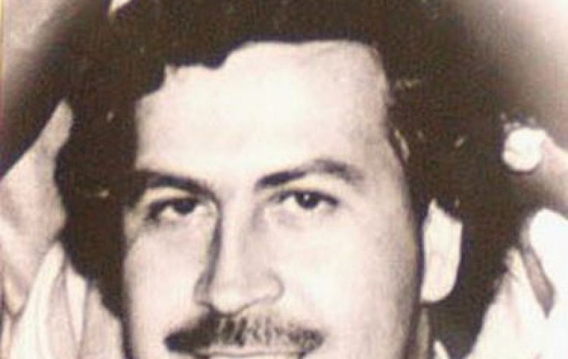 Popeye, asasinul lui Pablo Escobar, luat la întrebări de un român. Chiar la începutul discuției, a luat pistolul și...