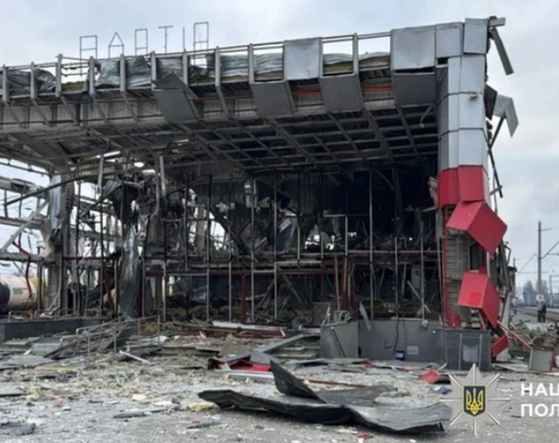 Cum arată gara Fastiv din Ucraina, distrusă complet de un atac aerian masiv rusesc: trenurile au ars, clădirile au devenit ruine