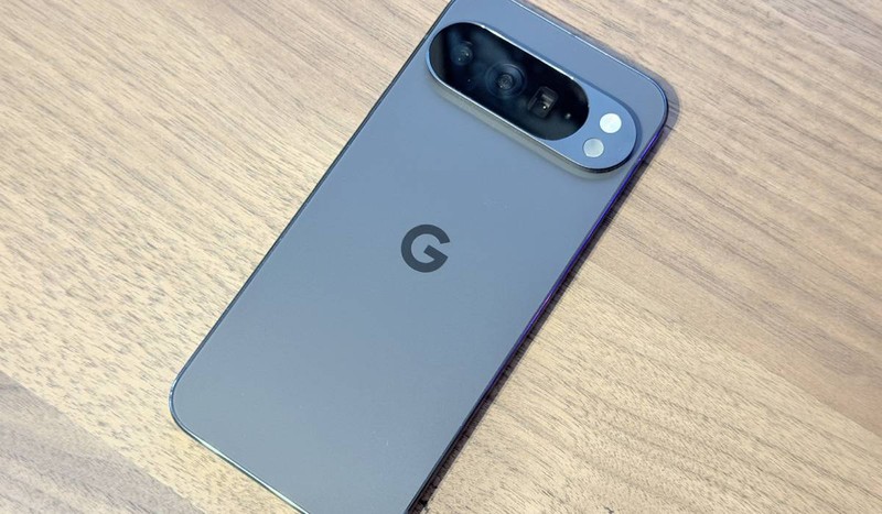 Google 10 Pro XL este unul dintre cele mai bune telefoane cu Android disponibile în acest moment pe piață/. Foto: Claudiu Râpan