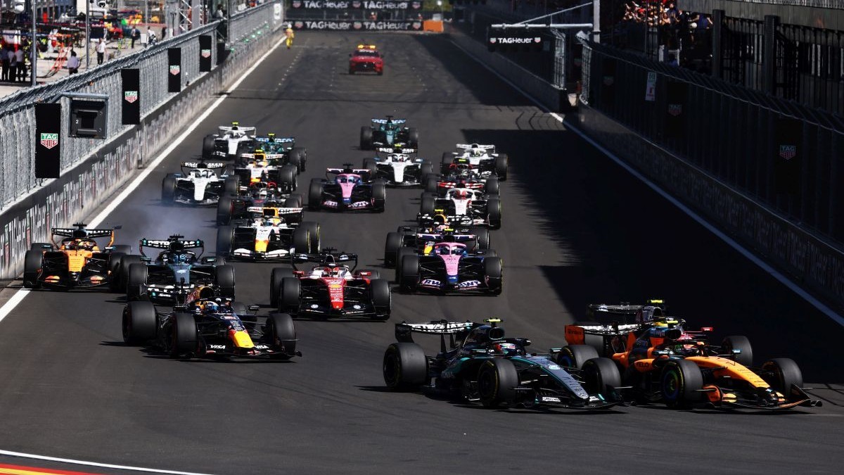 Mașinile de Formula 1 imediat după start | Foto: Getty Images