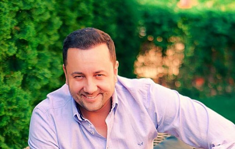 Imagine de zeci de mii de like-uri! Cătălin Măruţă, cu fetiţa lui în braţe. I s-au umezit ochii de emoţii