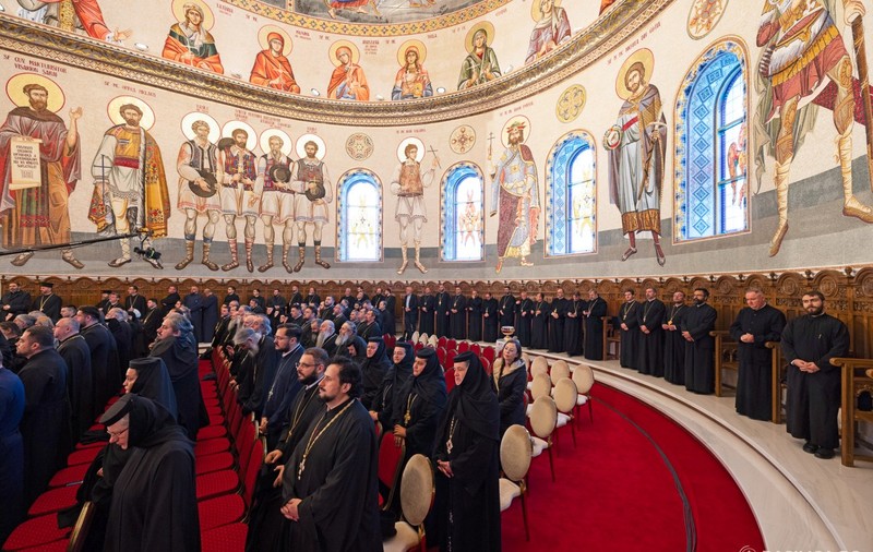 Mai multe persoane au încercat să forțeze intrarea în Catedrala Mântuirii Neamului din București după ce au crezut că va fi închisă