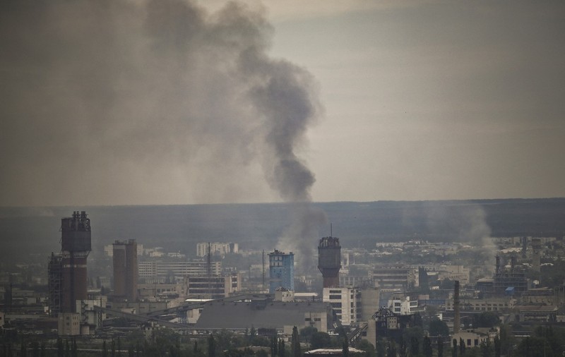 „Ghidată de principiile umanității”, Rusia se oferă să evacueze civilii aflați în uzina Azot din Severodoneţk