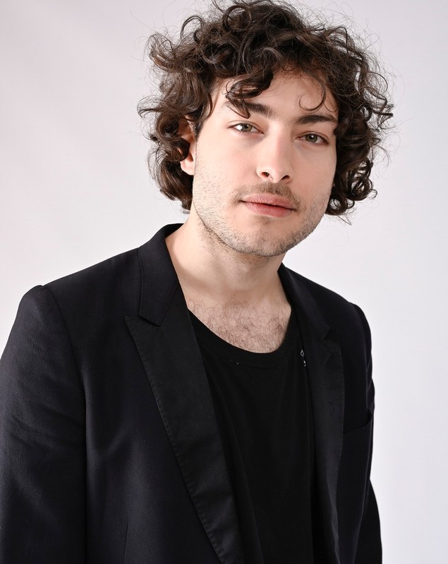 Toto, fiul lui Ilie Dumitrescu, se gândește să plece definitiv din România. Cum se descurcă cu banii din actorie: „Nu am suportul financiar din partea familiei”