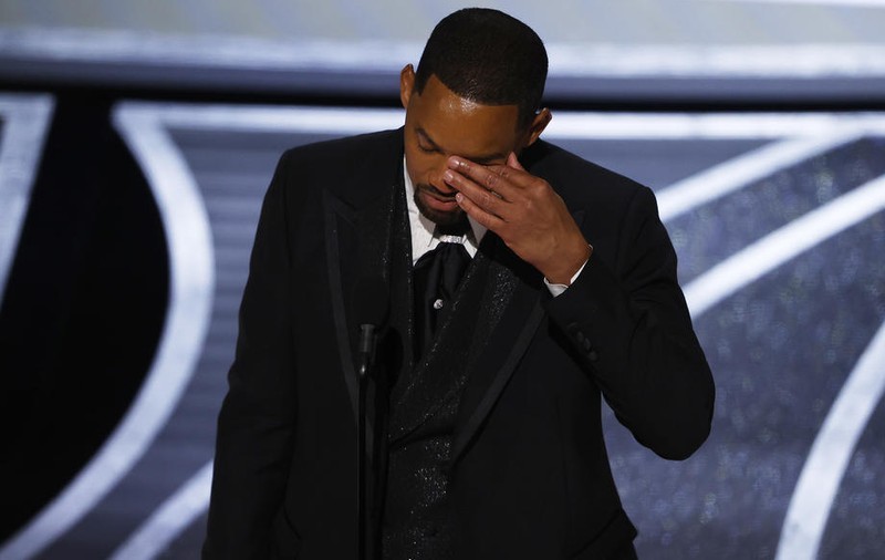 După aproape o zi, Will Smith îi cere scuze public și lui Chris Rock pentru palma dată. „Am reacționat emoțional”
