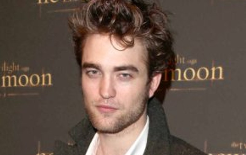Robert Pattinson, cel mai bine îmbrăcat bărbat din showbiz