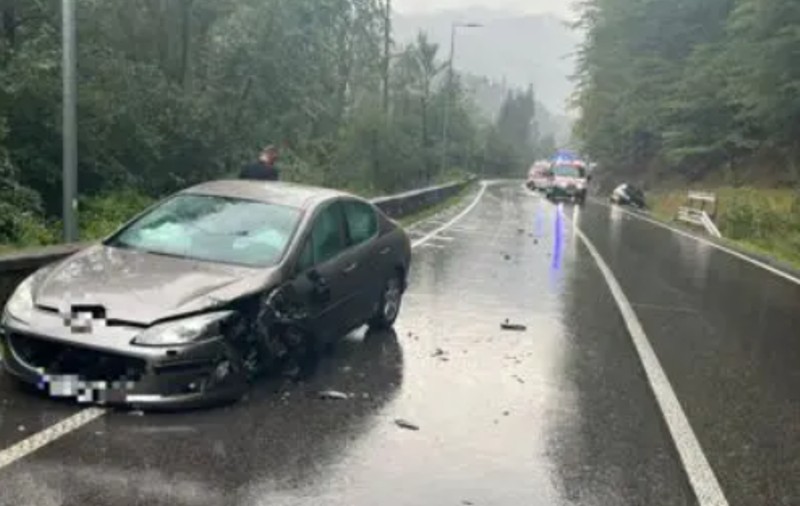 Un șofer beat și fără permis a produs un accident cu patru victime, în Neamț