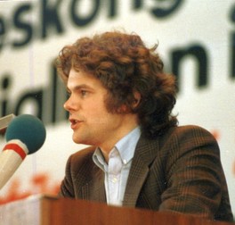 Scholz, la congresul organizației de tineret a SPD în 1984 | FOTO via Wikimedia Commons