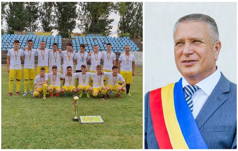 Primarul PNL din Titu se folosește de copiii de la fotbal pentru campania electorală! Edilul: "Nu i-am pus eu"