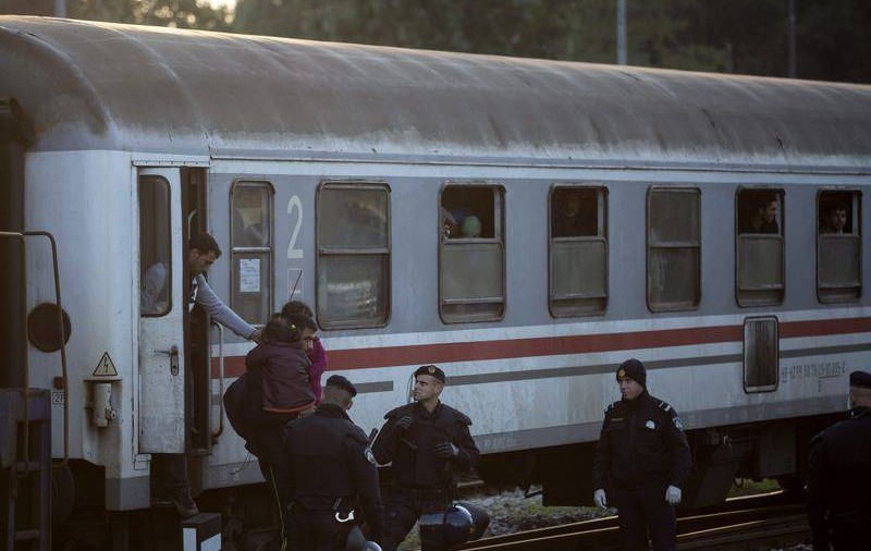 Cei doi bărbaţi arestaţi într-un tren spre România, acuzaţi de TERORISM. Ce au descoperit autorităţile