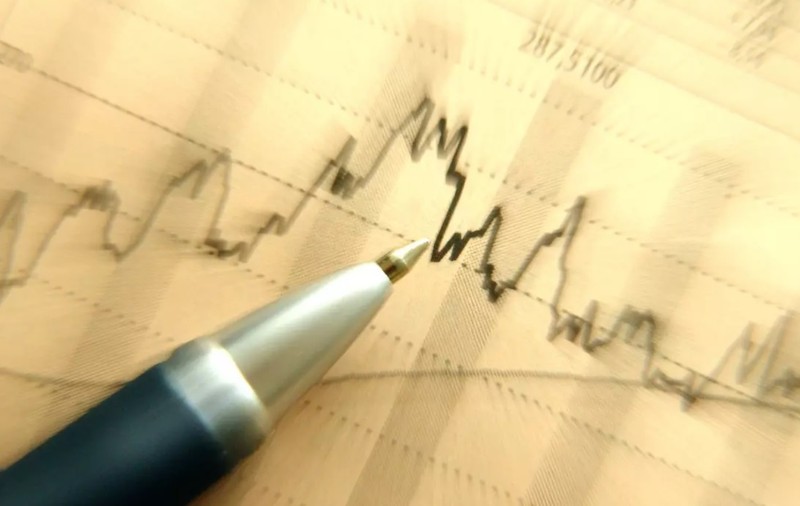 Prognoza Comisiei Europene pentru România: Creștere economică de 3,3% și un deficit de 6,9% din PIB
