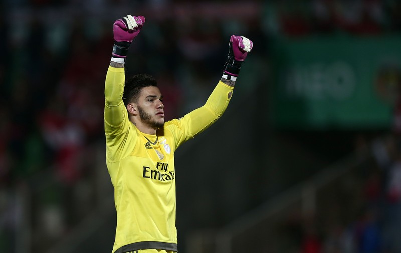 Manchester City l-a transferat pe portarul Ederson Moraes de la Benfica, pentru 40 milioane de euro