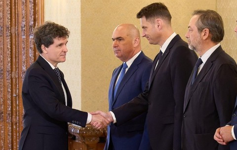 Dan Motreanu (primul din dreapta) este pe lista scurtă de premieri a lui Nicușor Dan înaintea consultărilor de la Cotroceni. Foto: Profimedia