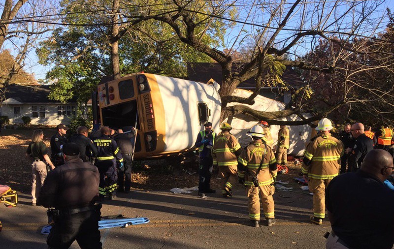 Șase copii au murit și 23 au fost răniți, în urma unui accident din statul american Tennessee | FOTO