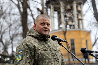 KYIV, UKRAINE - FEBRUARY 19, 2022 - Commander-in-Chief of the Armed Forces of Ukraine Lt Gen Valerii Zaluzhnyi delivers a speech during the commemorative event for the Debaltseve defenders in Askold's Grave Park, Kyiv, capital of Ukraine. The Battle of Debaltseve took place on January 14 - February 20, 2015, between Ukrainian troops and pro-Russian separatist forces for Debaltseve, a city in Donetsk Region with vital transport hub. //UKRINFORMAGENCY_1846.01764/2202221724/Credit:Yuliia Ovsiannikova/SIPA/2202221735,Image: 664230890, License: Rights-managed, Restrictions: , Model Release: no