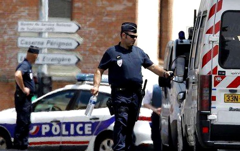 Atac cu cuțitul la Paris. Șapte răniți, agresorul a fost arestat