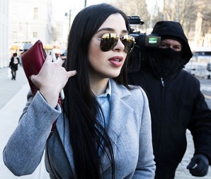 Soția lui El Chapo, Emma Coronel Aispuro, este prezentă la înfățișările bărbatului ei în instanță