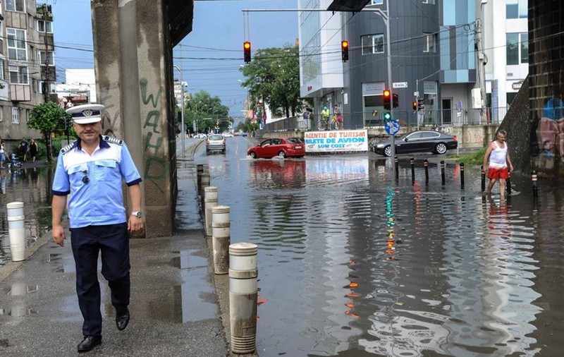 FOTO/VIDEO | Timișoara, paralizată de o furtună de câteva minute