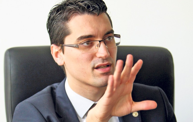 Răzvan Burleanu «rescrie» istoria naţionalei «Prodan nu reprezintă Generaţia de Aur»