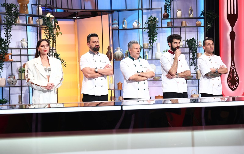 „Chefi la cuțite” 2026. Dublă eliminare la Antena 1. Cine a plecat acasă. „Suntem de râsul lumii”