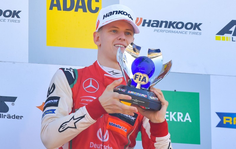 Michael Schumacher - Mick Schumacher poate deveni a 13-a pereche tată-fiu din istoria Formulei 1