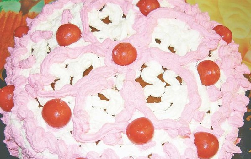Tort festiv cu vişine