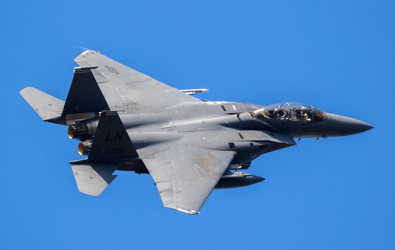 Iranul vânează pilotul american din avionul pe care l-a doborât și cere populației să-l caute și să-l captureze
