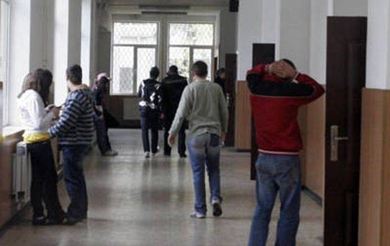 Caz incredibil în Iaşi. Cum s-a prezentat un profesor la ore, în faţa elevilor. Directoarea a chemat poliţia