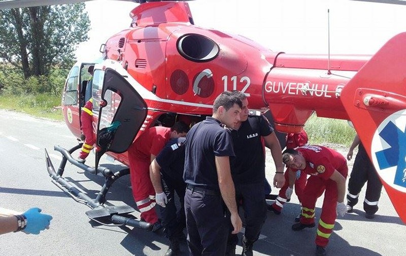Accident grav în Galaţi: Nouă persoane, între care şi trei copii, sunt rănite