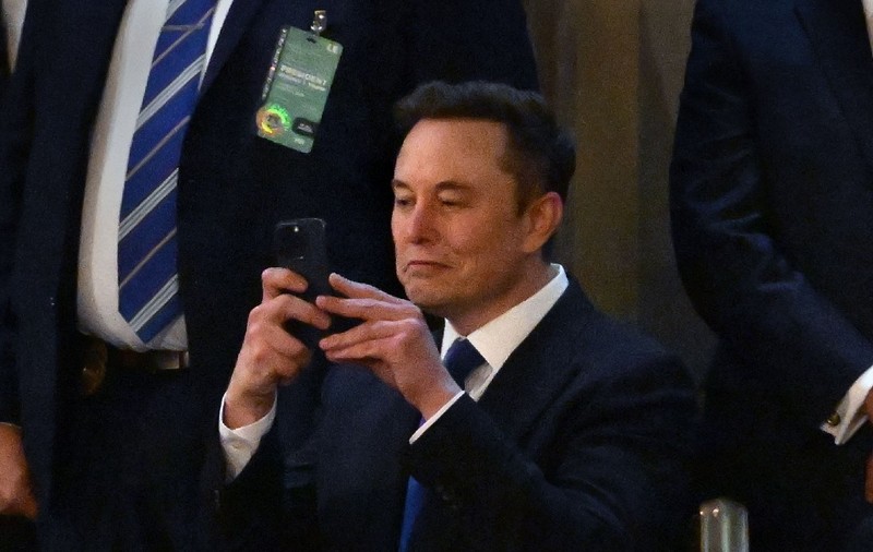 Elon Musk renunță la jocul online favorit, pentru că a fost insultat în chatul live de alți jucători