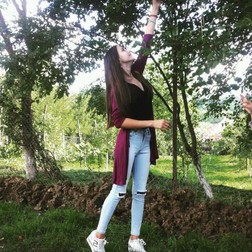 Denisa avea 15 ani și a fost găsită spânzurată în pădure, lângă sat. Foto: Arhivă personală