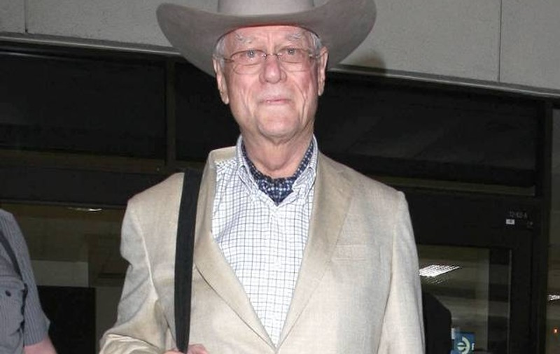 Uite ce rău arăta Larry Hagman, cu câteva luni înainte să moară!